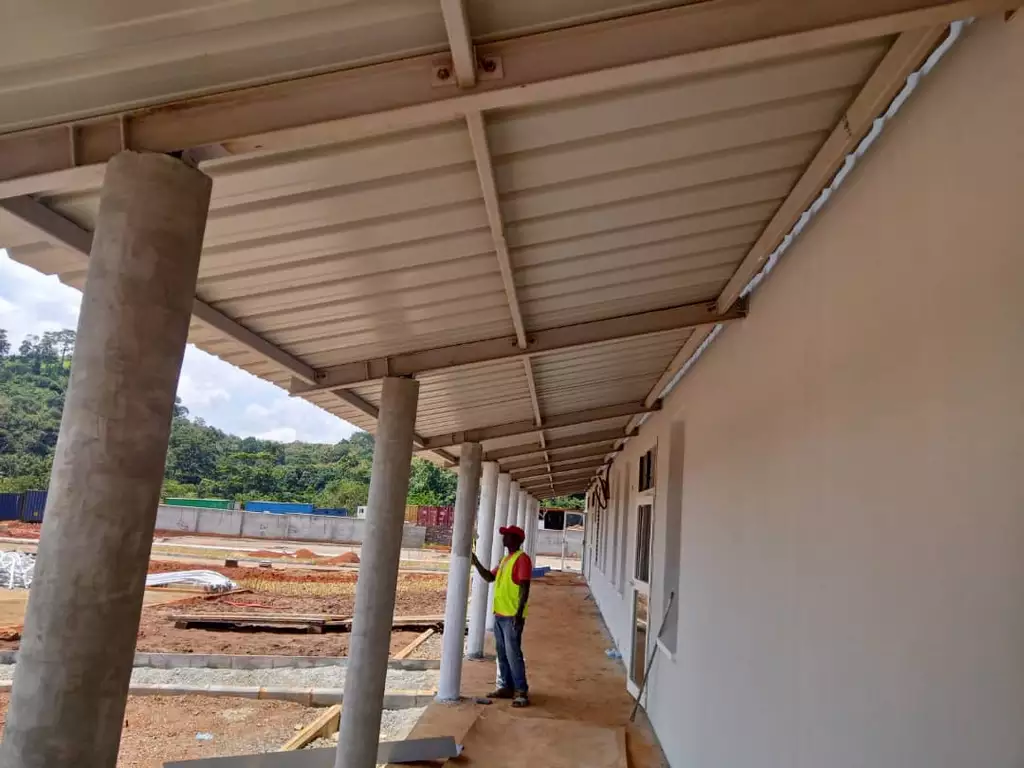 Hôpitaux de Man et Danané