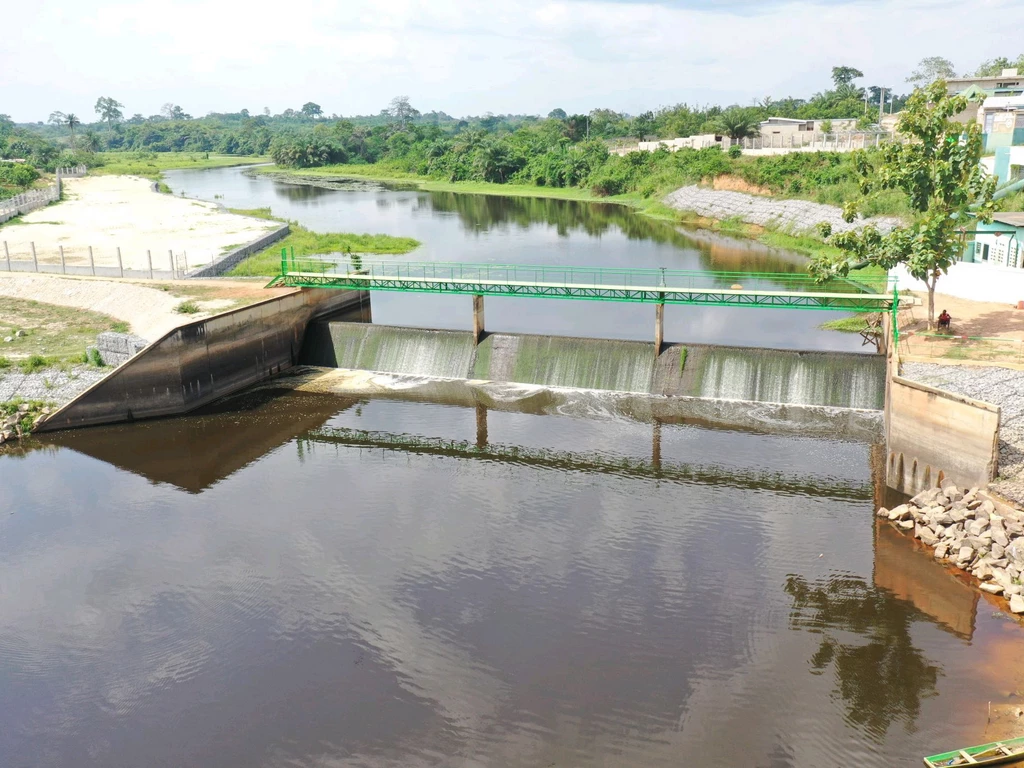 Passerelle sur le fleuve Agnéby