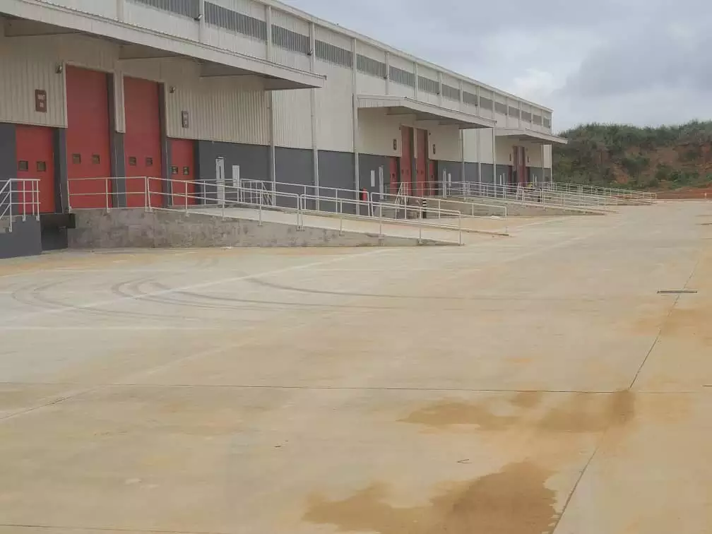 Entrepôt Agility au PK 25